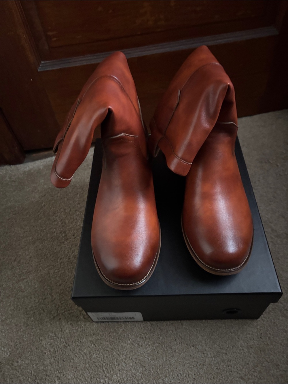 Women’s Leather Pull-On Boots in Cognac Brown